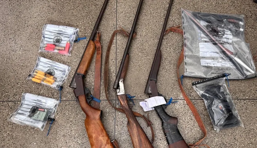 Operação Ultio cumpre mandados em Caraíbas e prende homem por porte ilegal de armas 