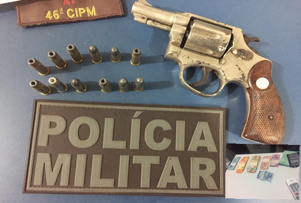 Três pessoas, arma de fogo e certa quantia em dinheiro foram aprendidos em Paramirim 
