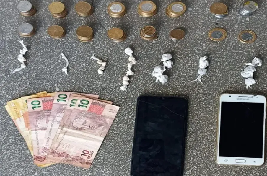 Homens são presos por tráfico de drogas em Candiba