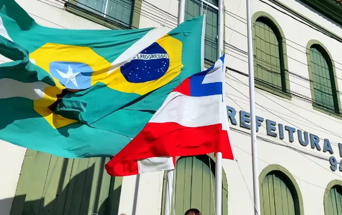 Cerimônia de Hasteamento das Bandeiras Celebra o 7 de Setembro em Livramento