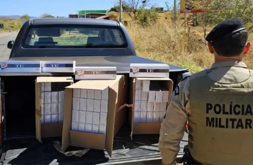 Carga de cigarros contrabandeados é apreendida em Macaúbas