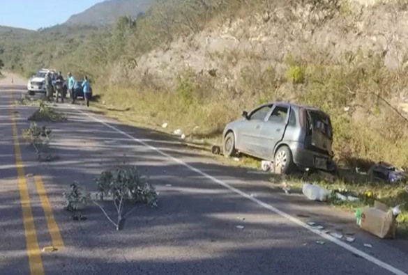 Três pessoas morrem após batida entre carro e moto no sudoeste da Bahia