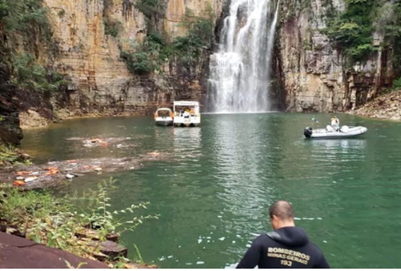 Queda de rocha em Capitólio que matou dez pessoas foi 'evento natural'