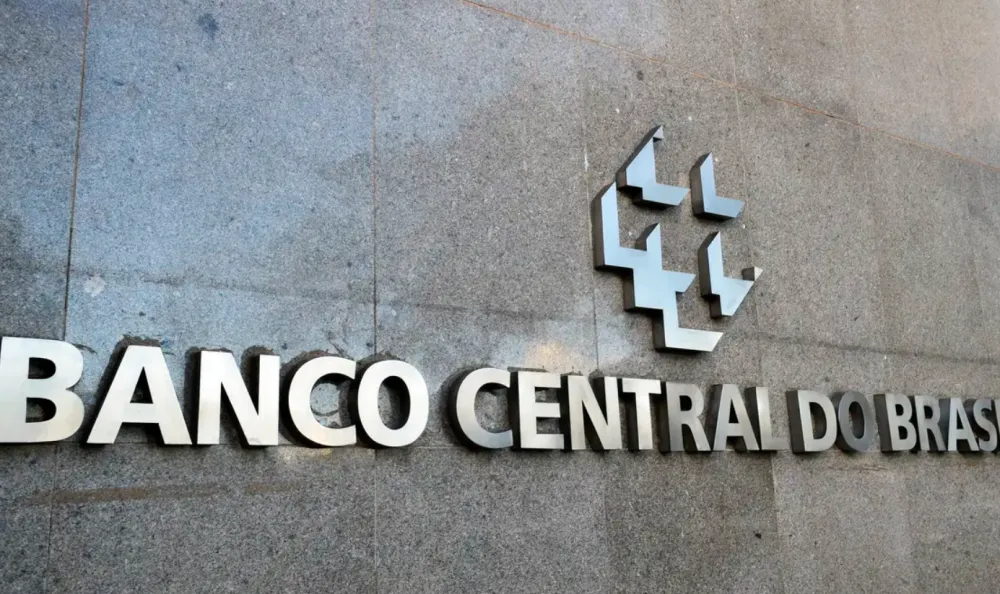 Banco Central mantém juros em 15% ao ano
