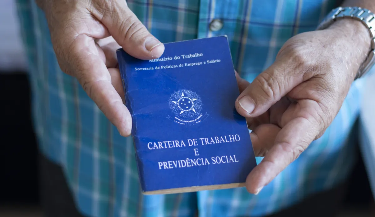 Bahia gera mais de 4,6 mil vagas com carteira assinada em julho e mantém saldo positivo pelo sétimo mês seguido 