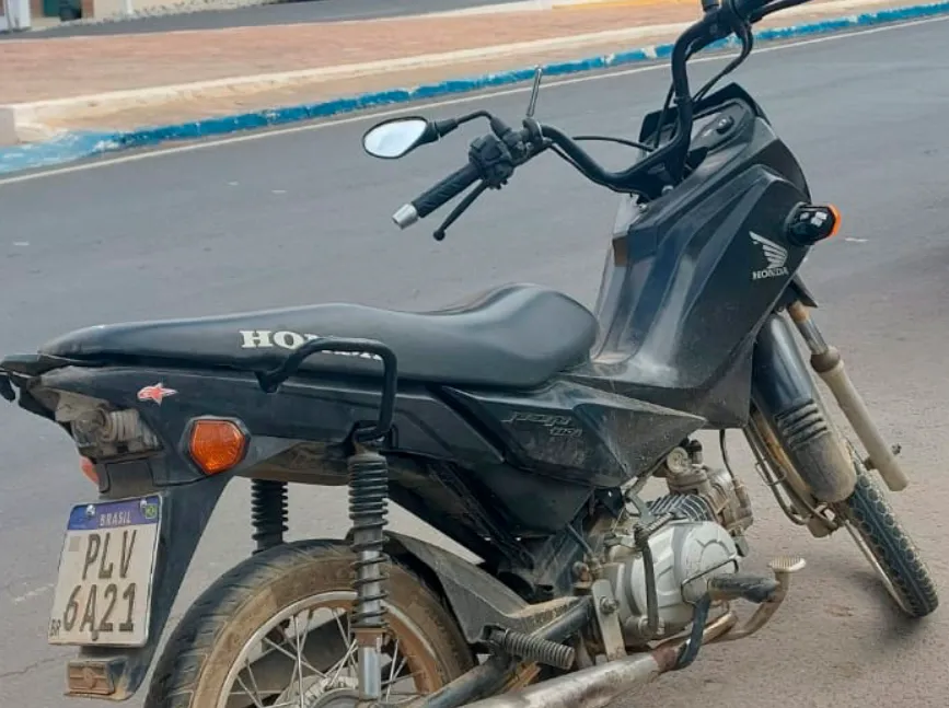 Veículo roubado é recuperado pela Polícia Rodoviária em Tanhaçu