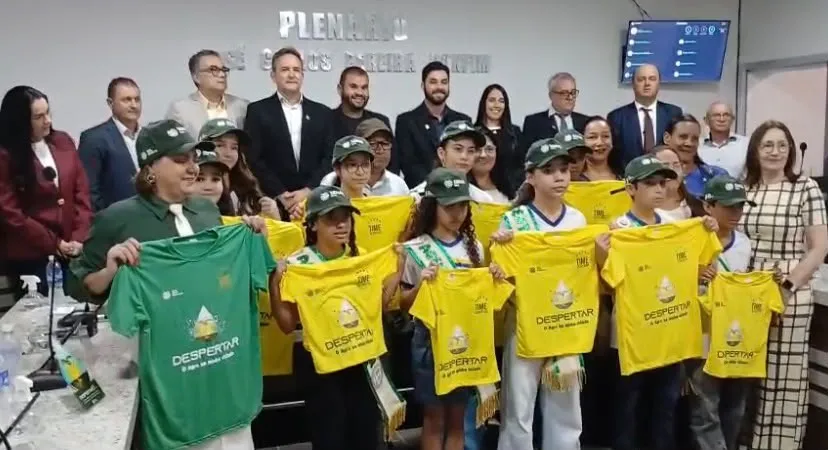 Posse dos novos Agentes Despertar 2026 reúne estudantes da rede pública em Rio de Contas