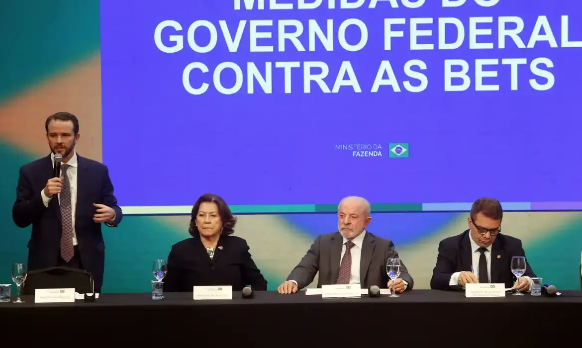 Lula anuncia proibição das bets e nova fase do Desenrola em pacote contra endividamento