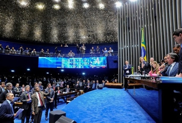 Reforma trabalhista é aprovada no Senado; confira o que muda na lei