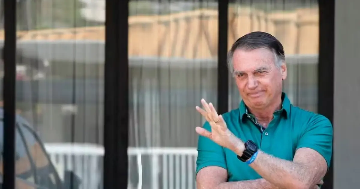 Bolsonaro é internado em Brasília para cirurgia no ombro após autorização de Alexandre de Moraes