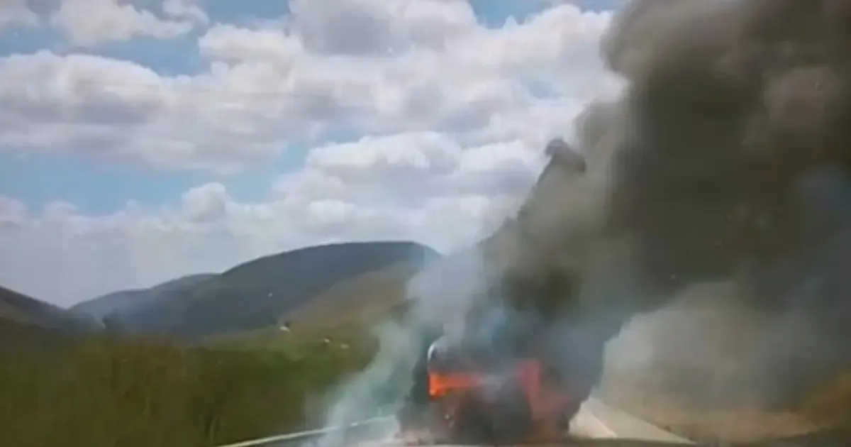BR-116 é liberada após seis horas de interdição causada por acidente e incêndio entre Jequié e Manoel Vitorino