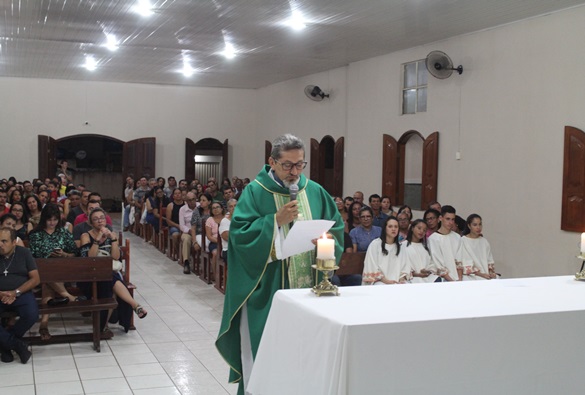 Paróquia Bom Jesus do Taquari realiza missa de posse do novo pároco Padre Graciomar
