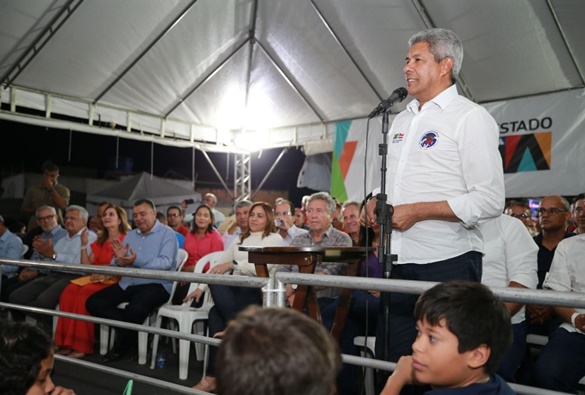Governador da Bahia Jerônimo Rodrigues entrega obras de infraestrutura, saúde e abastecimento de água em Livramento 
