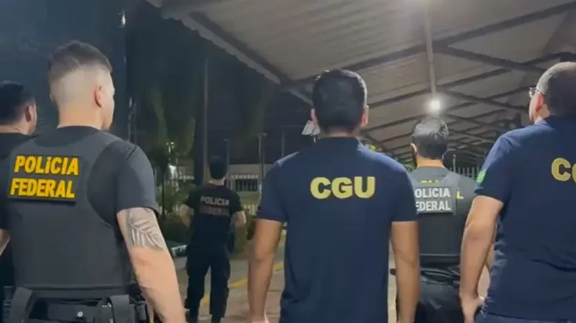 Operação em Botuporã apreende veículos de luxo, armas e cheques