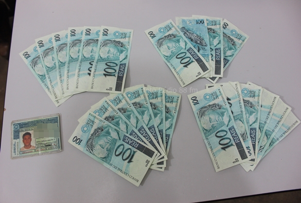 Marcolino Moura: Homem é preso com 2.200,00 em notas falsas