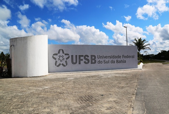 Universidade Federal do Sul da Bahia desliga até os aparelhos de ar condicionado por conta dos cortes do governo 