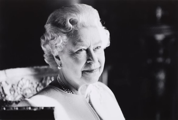 Morre a rainha Elizabeth II, aos 96 anos, na Escócia