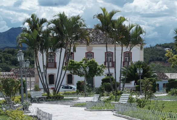 Homem agride companheira e tenta incendiar casa em Rio de Contas