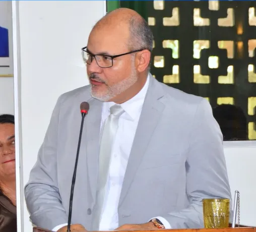 Justiça rejeita acusão de abuso de poder econômico e mantém mandato de prefeito de Boquira