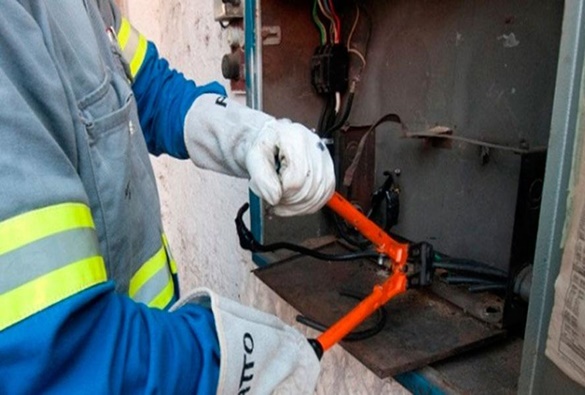 Corte de energia por falta de pagamento da conta volta a ser permitido