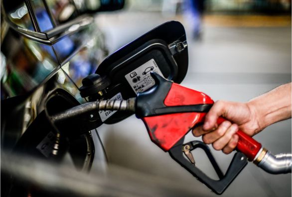 Petrobras anuncia aumento no preço da gasolina e do gás de cozinha