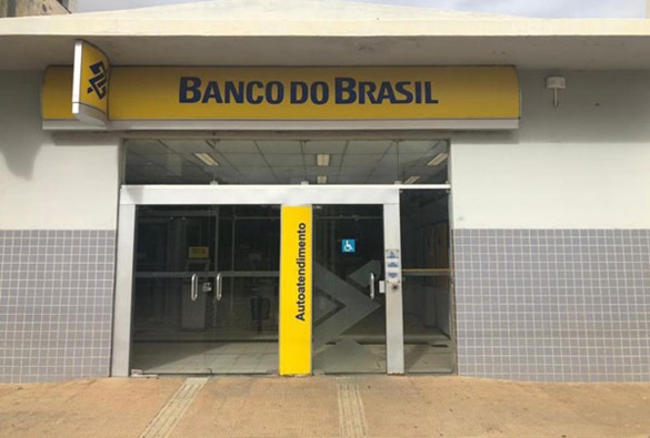 Clientes reclamam que caixas do Banco do Brasil não estão funcionando aos finais de semana