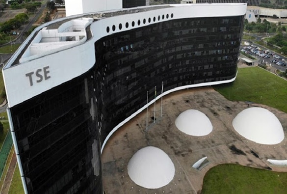 Eleições 2020: Lives com candidatos e apresentação de artistas são vedadas, decide TSE