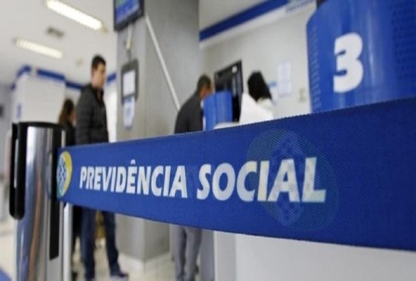 Pedidos de aposentadoria ficam parados à espera de adaptação de sistema às novas regras da Previdência