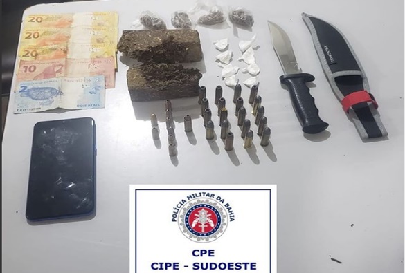 Mulher é detida acusada de tráfico de drogas em Rio de Contas