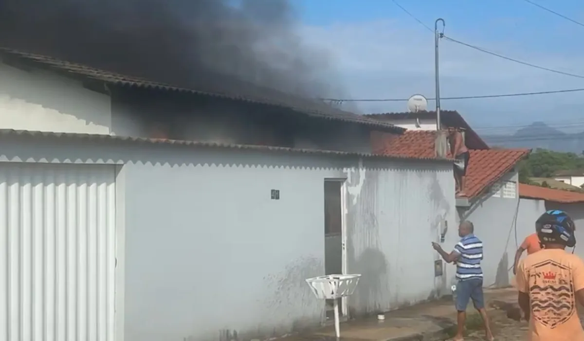 Residência é atingida por incêndio em Livramento; moradora teria perdido tudo