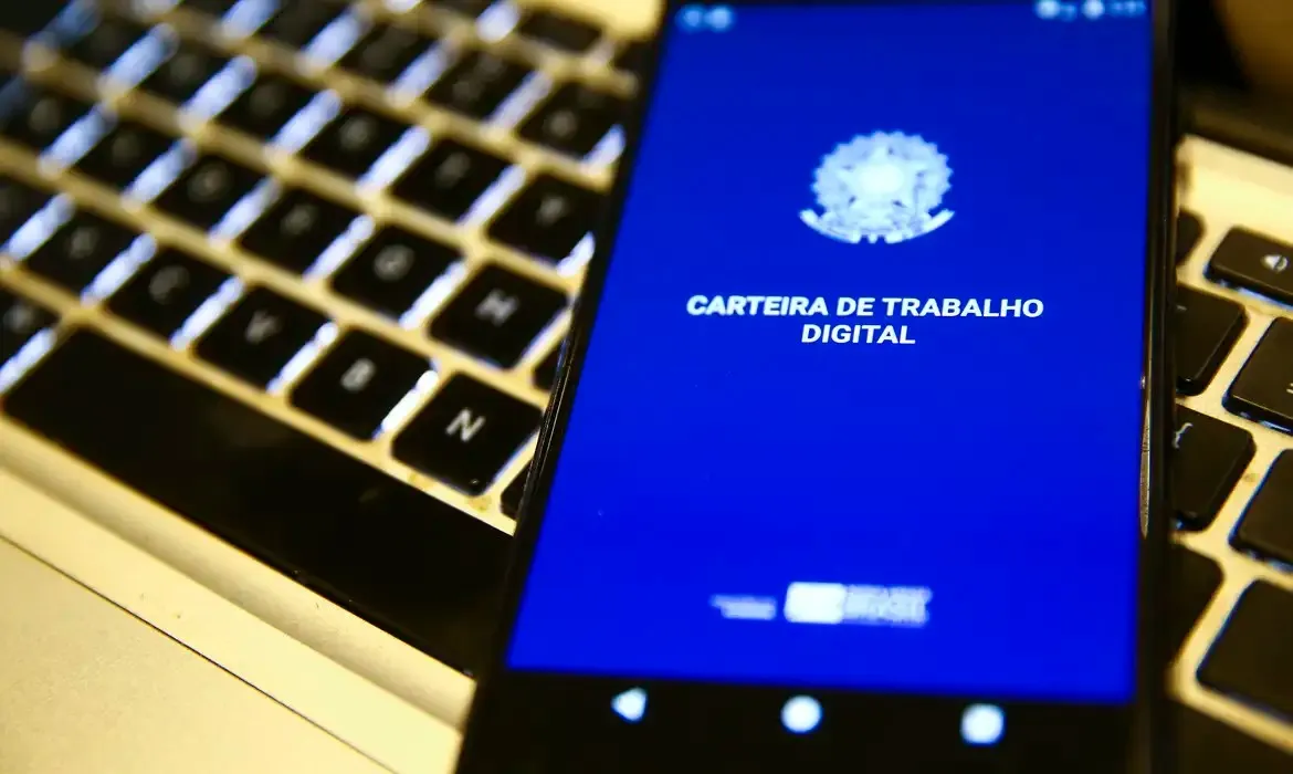 Desemprego cai para 5,2% e atinge menor nível para terceiro trimestre desde 2012