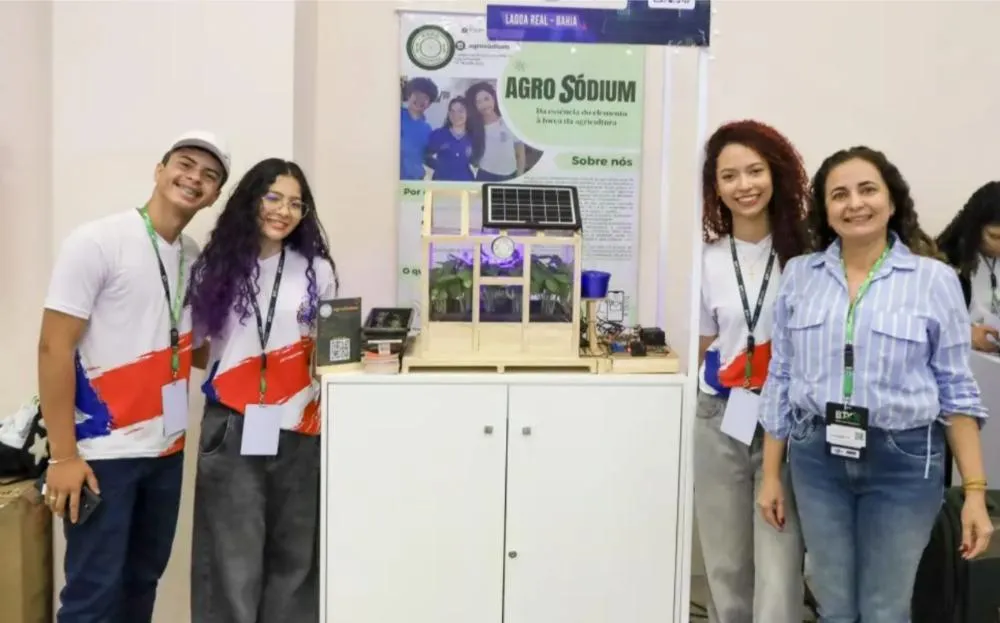 Estudantes de Lagoa Real criam estufa agrícola automatizada