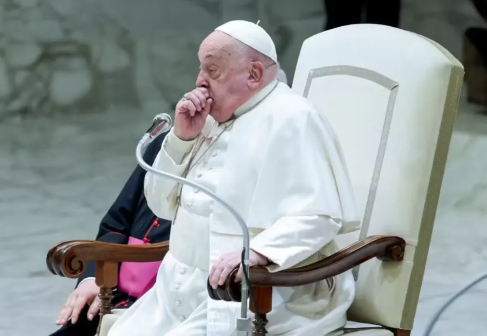 Papa Francisco é internado para exames e tratamento de bronquite