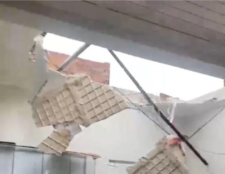 Chuva com vento forte provoca estragos na Casa de Saúde de Jussiape neste sábado
