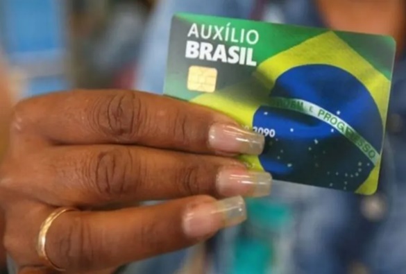 Na mira do governo por irregularidade no Auxílio Brasil, grupo de famílias com um único membro mais que dobrou em 2022