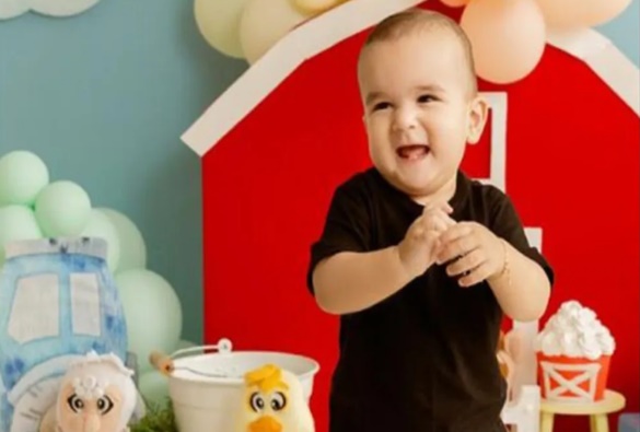 Bebê de um ano morre na BA após ser atropelado na garagem de casa; criança teria sido atingida acidentalmente pelo pai