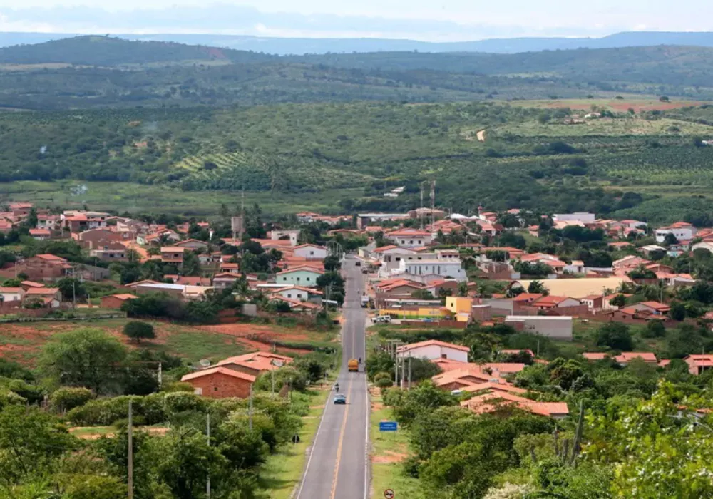 Mulher é rendida e amarrada durante assalto a residência em Caraíbas