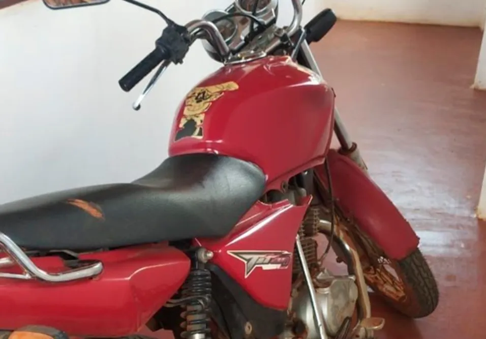 Motocicleta roubada é recuperada pela Polícia Militar em Ibiassucê
