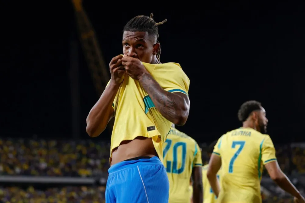 Brasil vence por 3 a 1 em última partida antes da convocação oficial para a Copa do Mundo