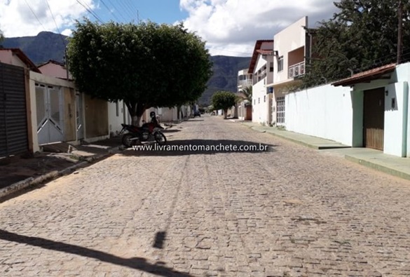 Moto é furtada em frente da residência do proprietário no centro de Livramento