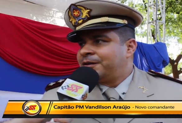 Comandante da 46ª CIPM é condecorado com medalha Visconde de Itapirica 