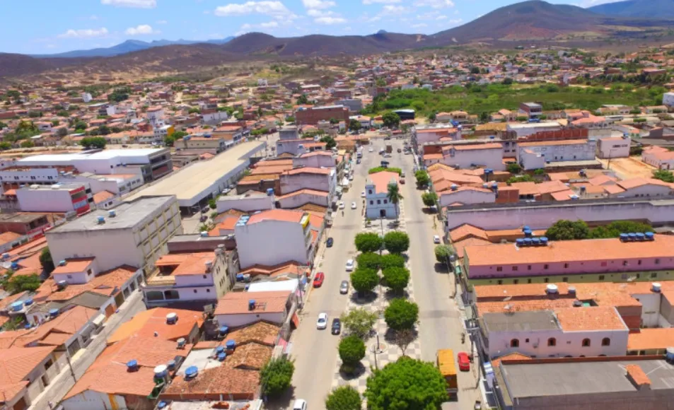 Motocicleta roubada é encontrada abandonada em Tanhaçu