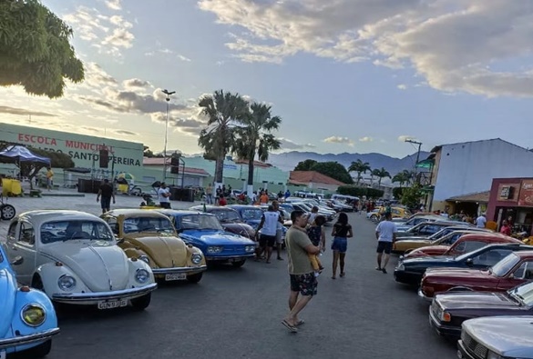 6º encontro de carros antigos é realizado em Livramento