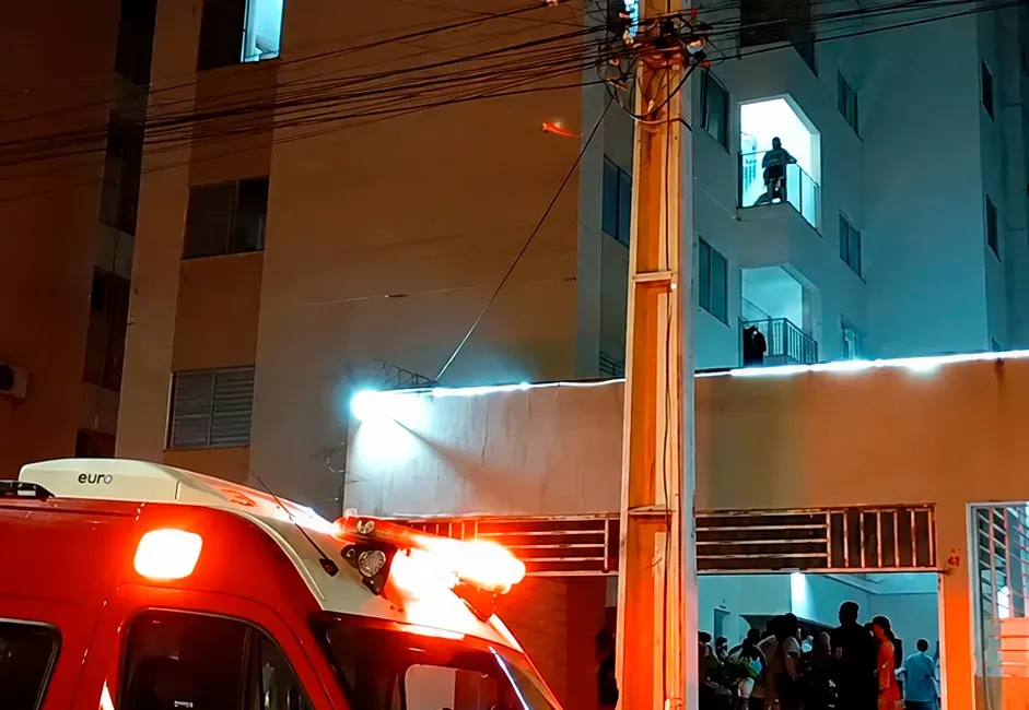 Moradora percebe início de incêndio em prédio de Brumado, aciona portaria e evita tragédia