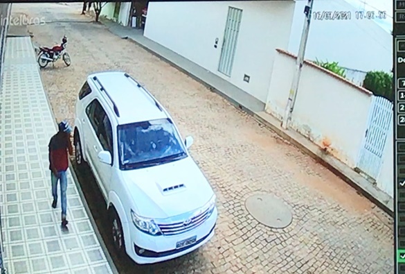 Loja é roubada e meliante leva R$ 30 mil reais em aparelhos celulares  