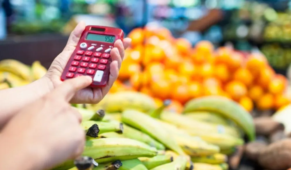 Inflação oficial desacelera em junho, mas conta de luz pesa no bolso do brasileiro