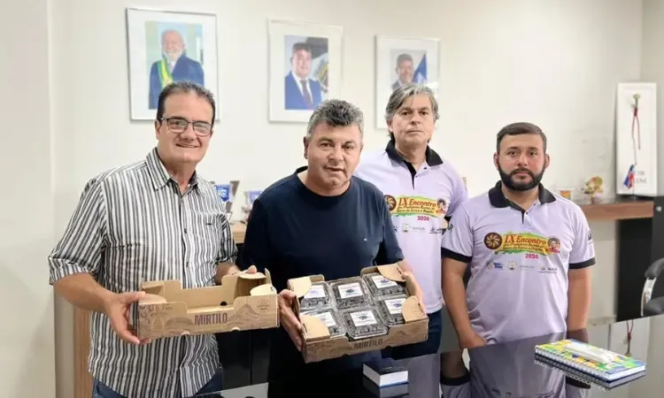 Barra da Estiva celebra primeira colheita do mirtilo 