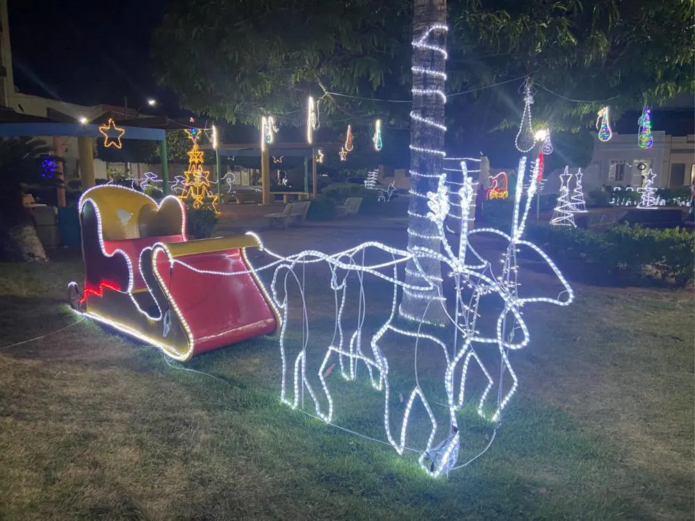 Praça Dom Hélio Paschoal vira atração em Livramento com decoração natalina