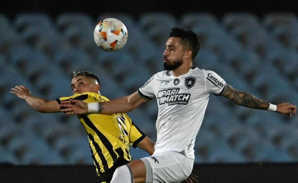 Botafogo perde para o Peñarol mas garante vaga na final da Libertadores