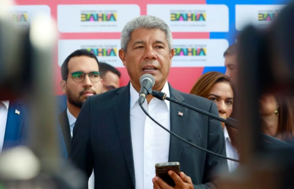 Jerônimo solicita retirada de projeto que prevê reajuste salarial para servidores estaduais